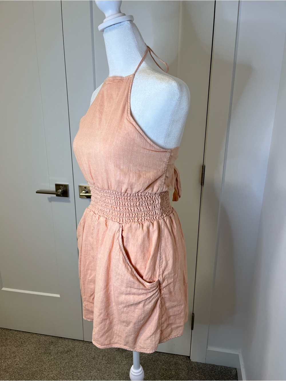AMERICAN EAGLE Halter Romper in Peach - FREE SHIPPING on Bundles $95+ - Picture 4 of 16